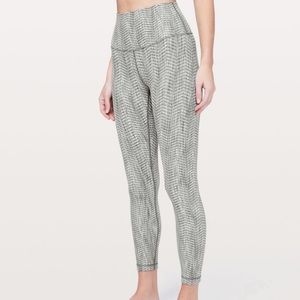 NWOT Lululemon arrow jaquard